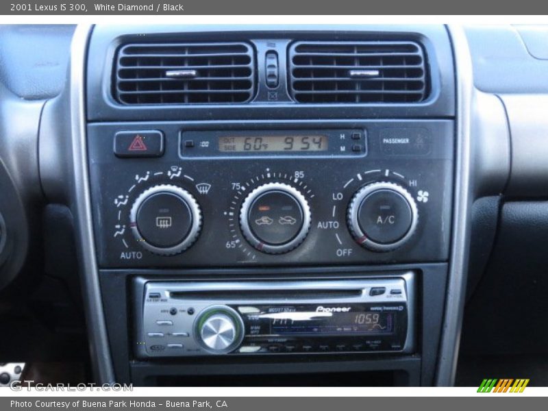 White Diamond / Black 2001 Lexus IS 300