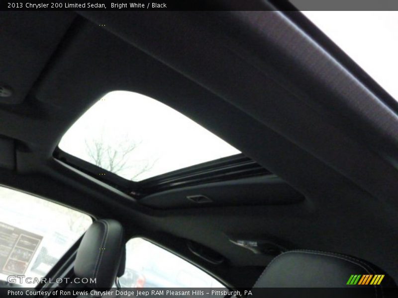 Bright White / Black 2013 Chrysler 200 Limited Sedan