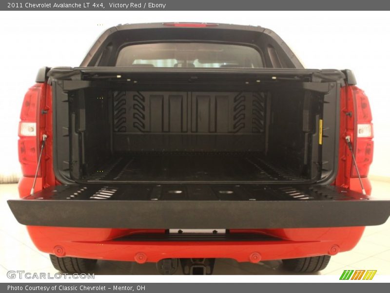 Victory Red / Ebony 2011 Chevrolet Avalanche LT 4x4