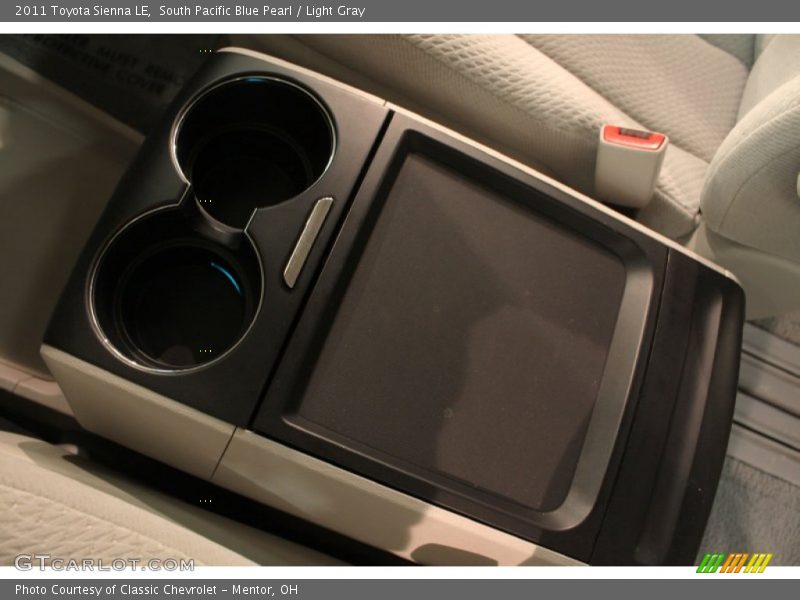 South Pacific Blue Pearl / Light Gray 2011 Toyota Sienna LE