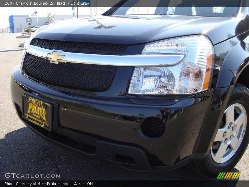 Black / Light Gray 2007 Chevrolet Equinox LS