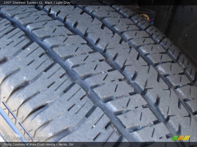 Black / Light Gray 2007 Chevrolet Equinox LS