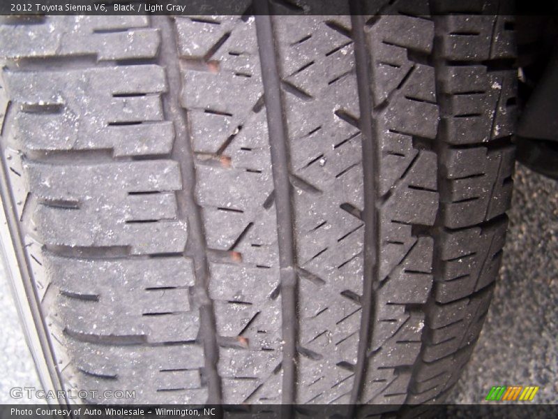 Black / Light Gray 2012 Toyota Sienna V6