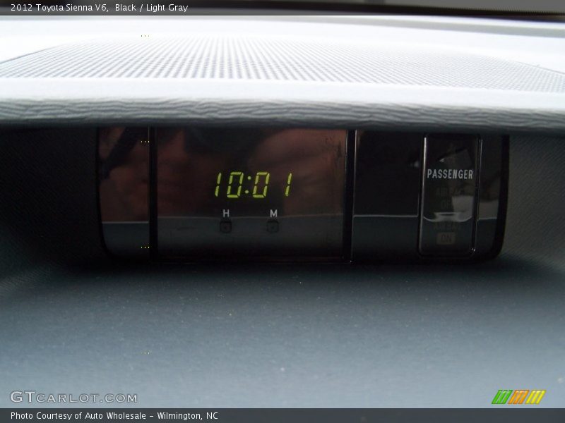 Black / Light Gray 2012 Toyota Sienna V6