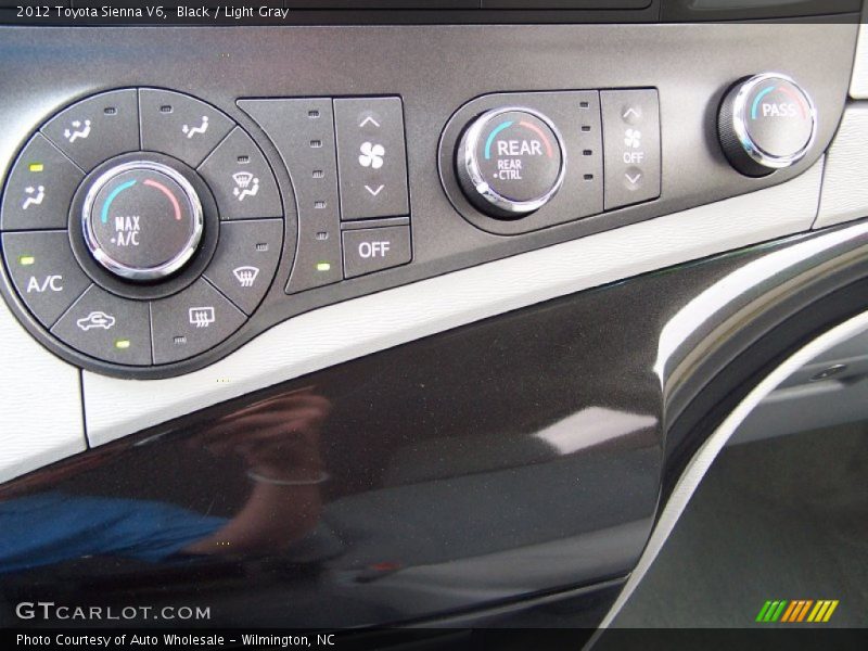 Black / Light Gray 2012 Toyota Sienna V6