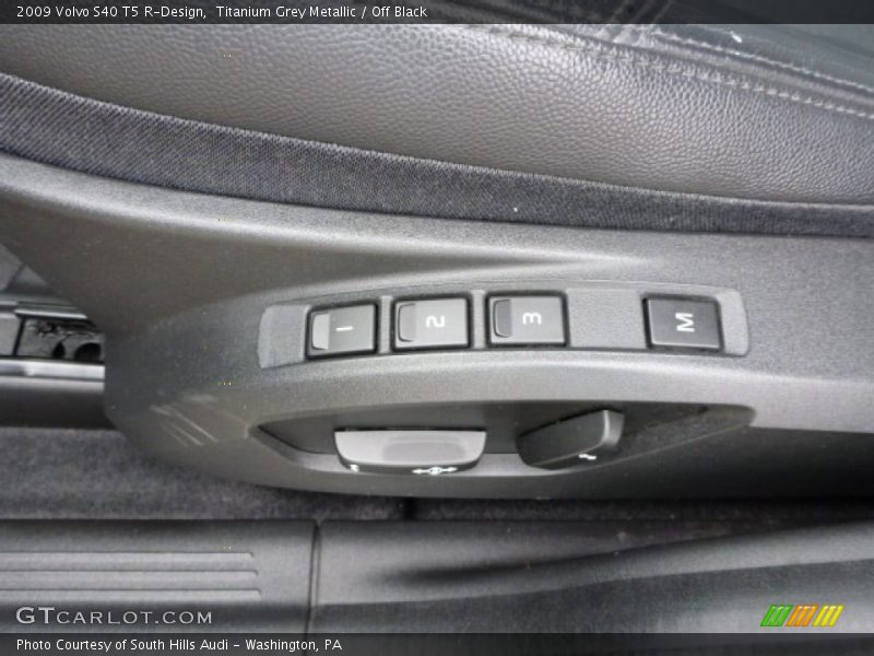 Front Seat of 2009 S40 T5 R-Design