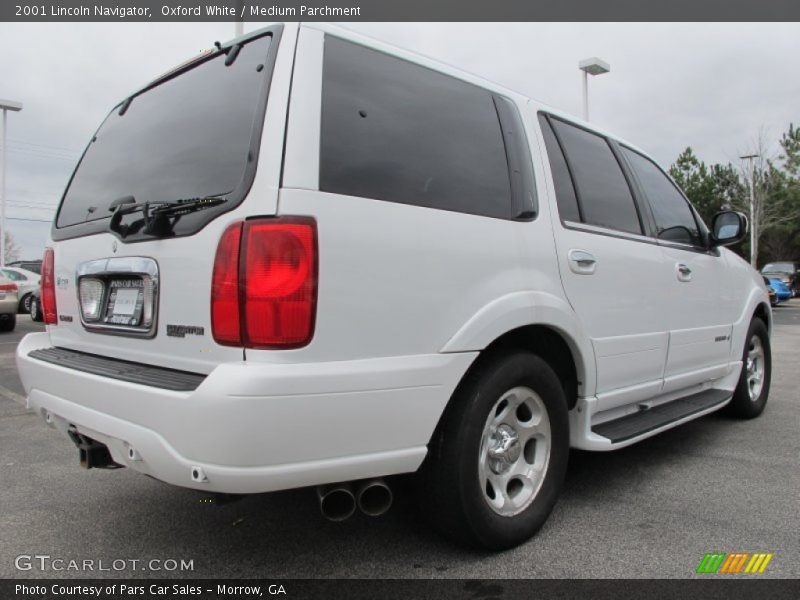 Oxford White / Medium Parchment 2001 Lincoln Navigator