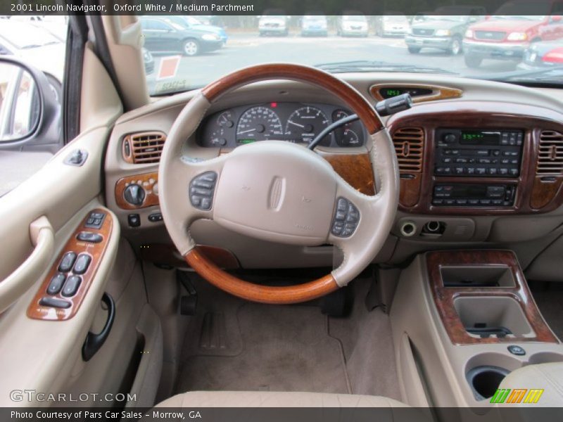 Dashboard of 2001 Navigator 