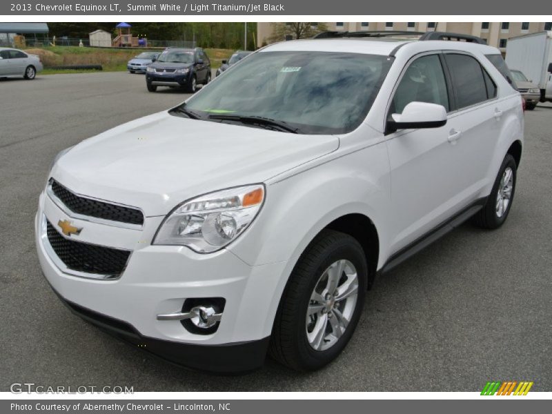 Front 3/4 View of 2013 Equinox LT