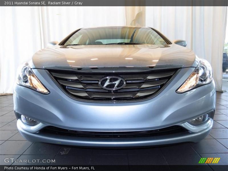 Radiant Silver / Gray 2011 Hyundai Sonata SE