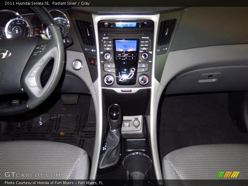 Radiant Silver / Gray 2011 Hyundai Sonata SE