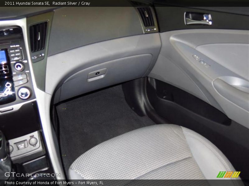 Radiant Silver / Gray 2011 Hyundai Sonata SE