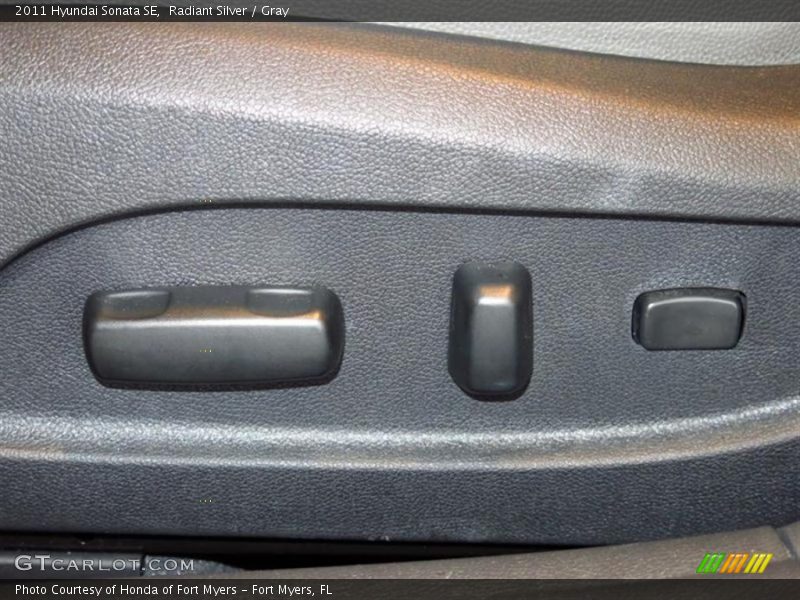 Radiant Silver / Gray 2011 Hyundai Sonata SE