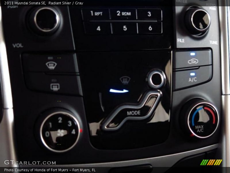 Radiant Silver / Gray 2011 Hyundai Sonata SE