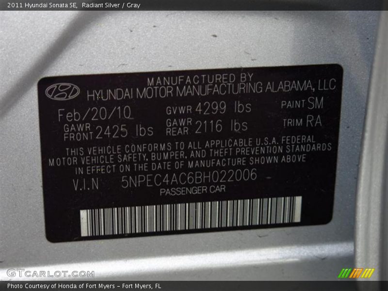 Radiant Silver / Gray 2011 Hyundai Sonata SE