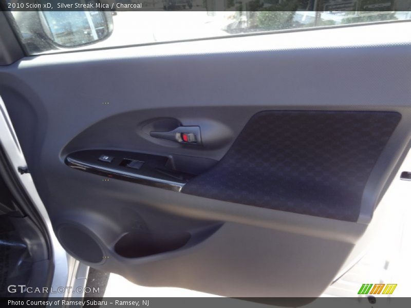 Silver Streak Mica / Charcoal 2010 Scion xD