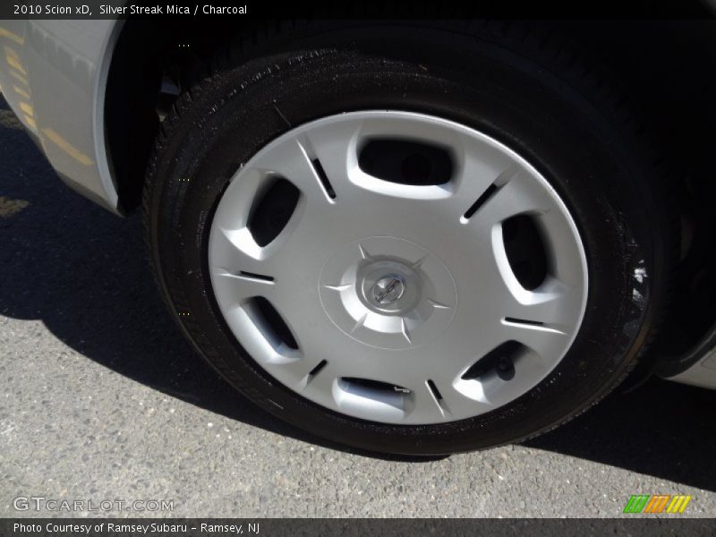 Silver Streak Mica / Charcoal 2010 Scion xD