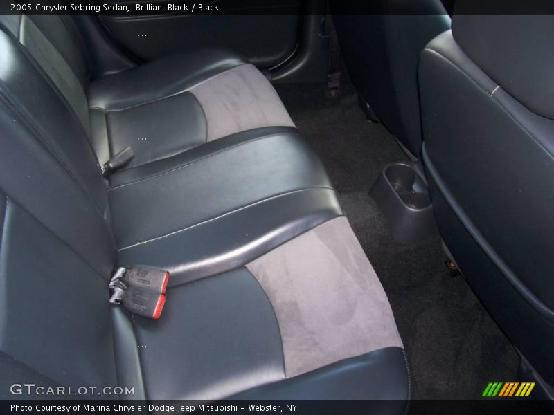 Brilliant Black / Black 2005 Chrysler Sebring Sedan