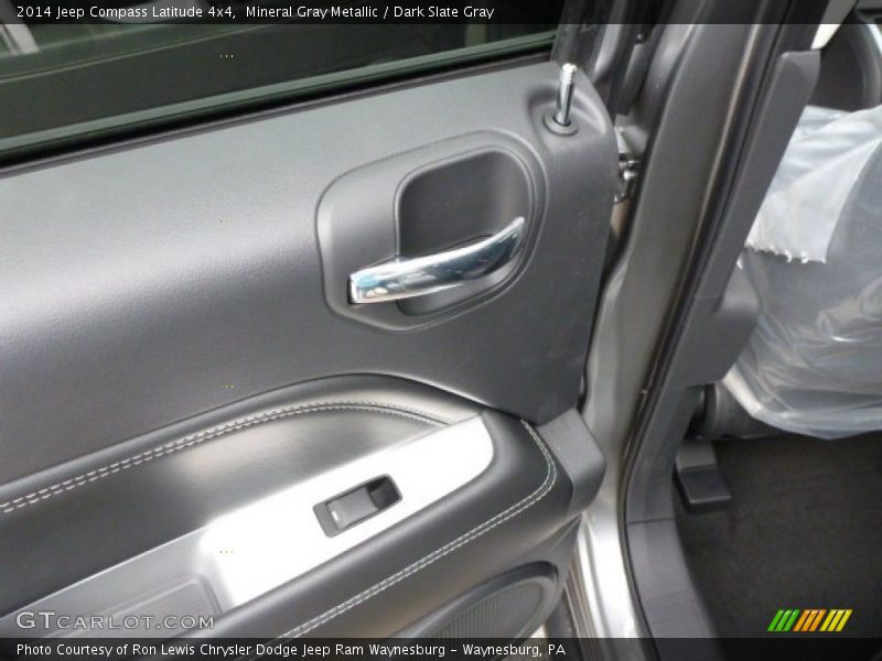 Mineral Gray Metallic / Dark Slate Gray 2014 Jeep Compass Latitude 4x4