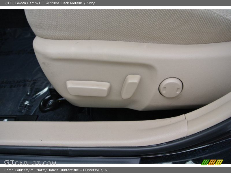 Attitude Black Metallic / Ivory 2012 Toyota Camry LE