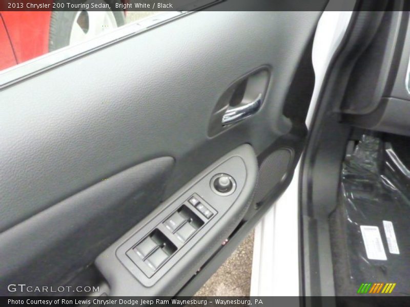 Bright White / Black 2013 Chrysler 200 Touring Sedan