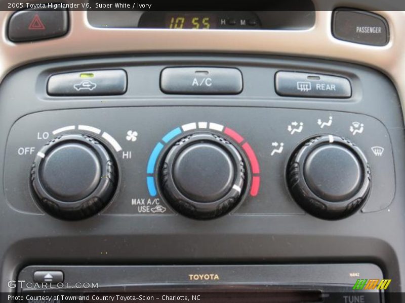 Super White / Ivory 2005 Toyota Highlander V6
