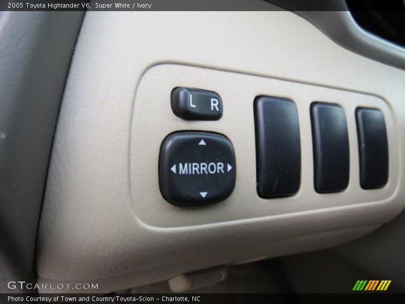 Super White / Ivory 2005 Toyota Highlander V6