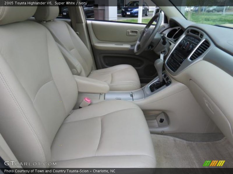 Super White / Ivory 2005 Toyota Highlander V6
