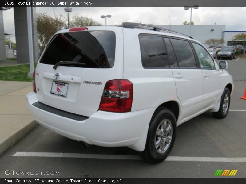 Super White / Ivory 2005 Toyota Highlander V6