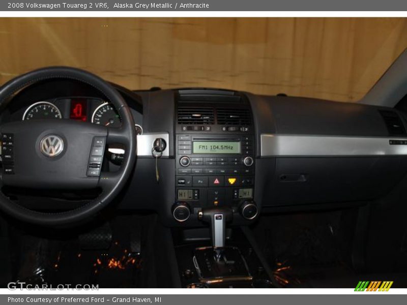 Alaska Grey Metallic / Anthracite 2008 Volkswagen Touareg 2 VR6