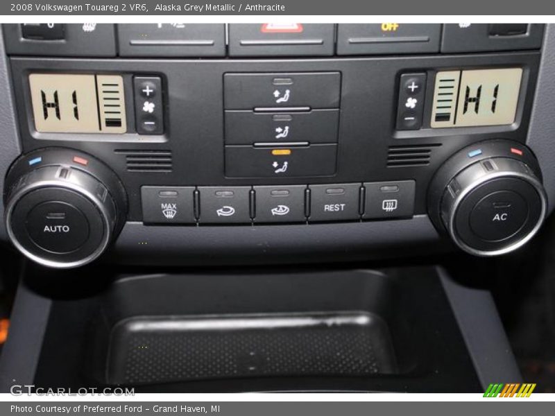 Alaska Grey Metallic / Anthracite 2008 Volkswagen Touareg 2 VR6