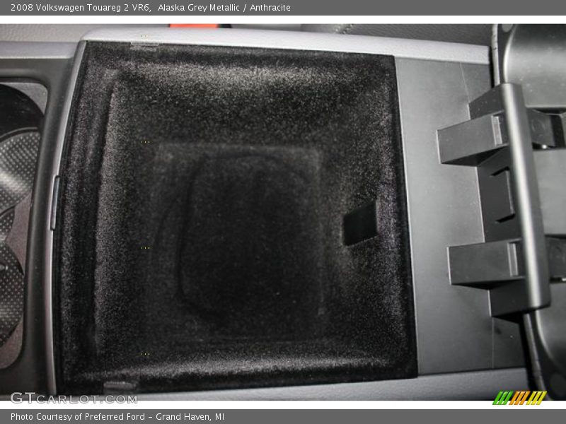 Alaska Grey Metallic / Anthracite 2008 Volkswagen Touareg 2 VR6