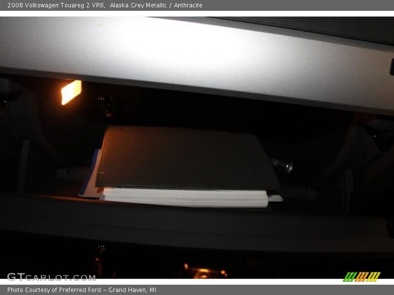 Alaska Grey Metallic / Anthracite 2008 Volkswagen Touareg 2 VR6