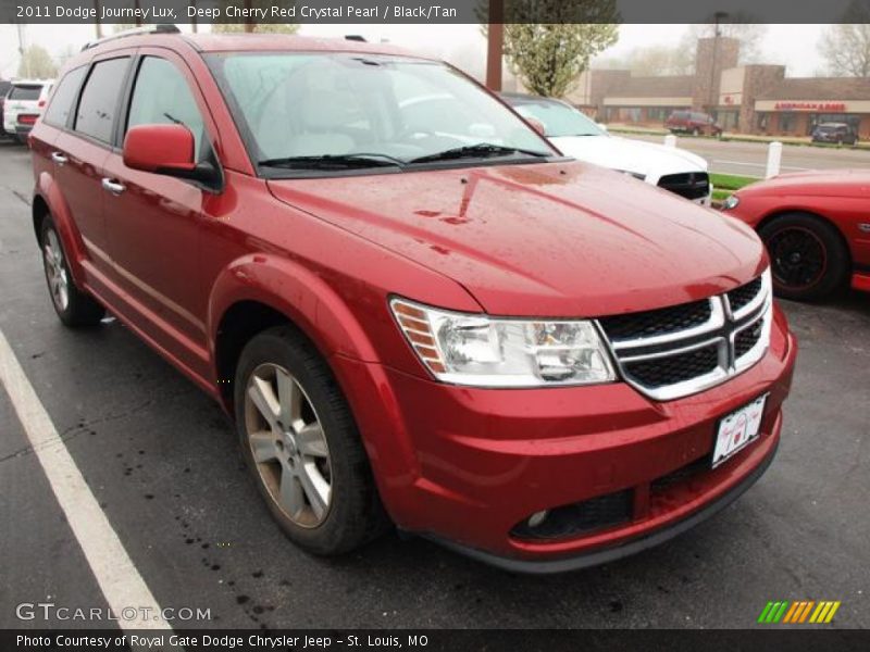 Front 3/4 View of 2011 Journey Lux