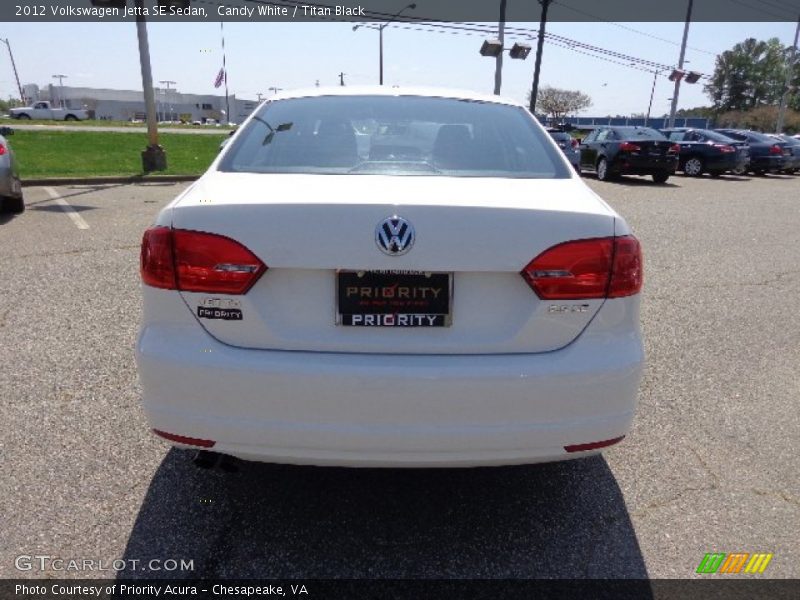 Candy White / Titan Black 2012 Volkswagen Jetta SE Sedan