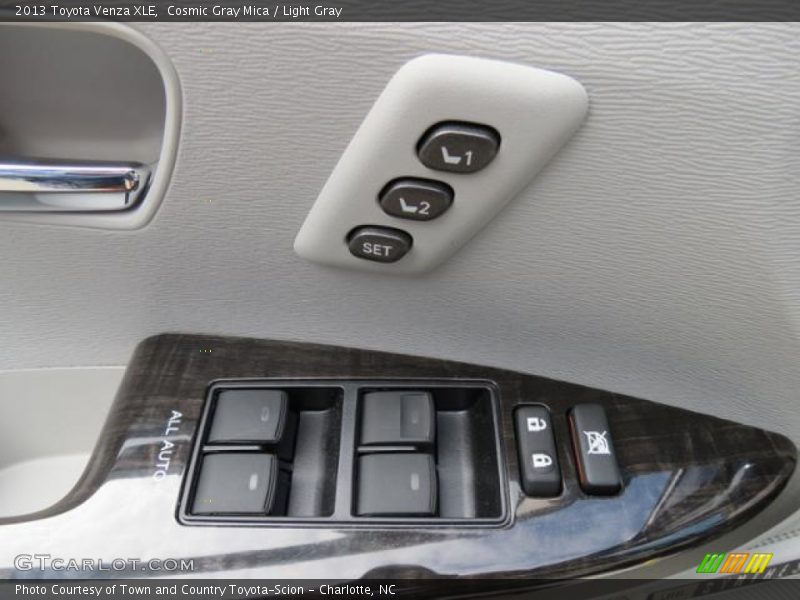 Cosmic Gray Mica / Light Gray 2013 Toyota Venza XLE