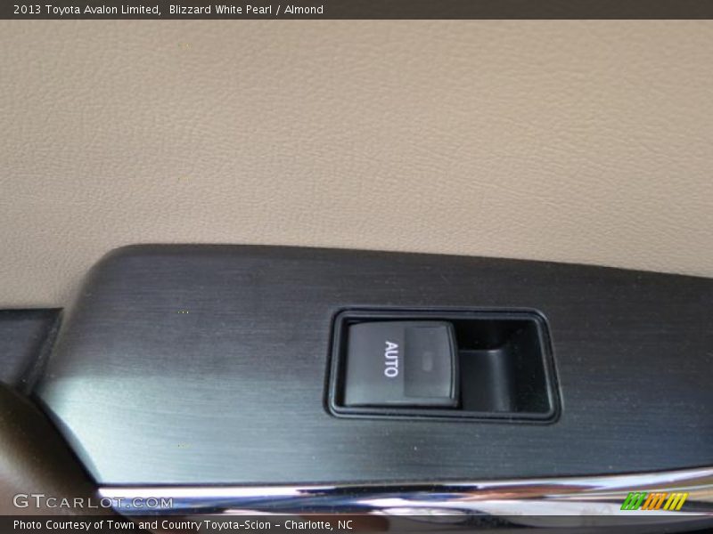 Blizzard White Pearl / Almond 2013 Toyota Avalon Limited