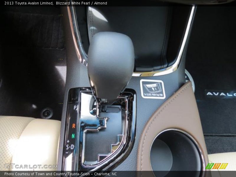 Blizzard White Pearl / Almond 2013 Toyota Avalon Limited