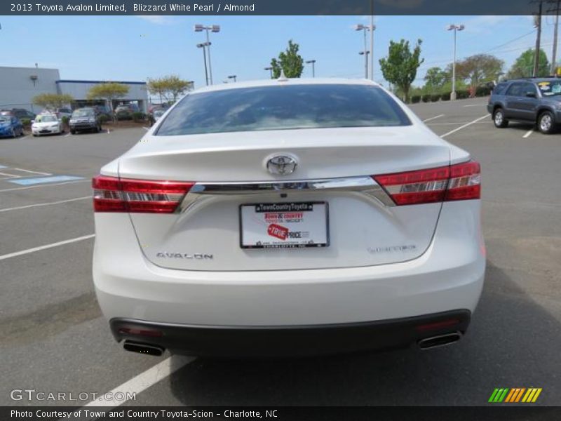 Blizzard White Pearl / Almond 2013 Toyota Avalon Limited
