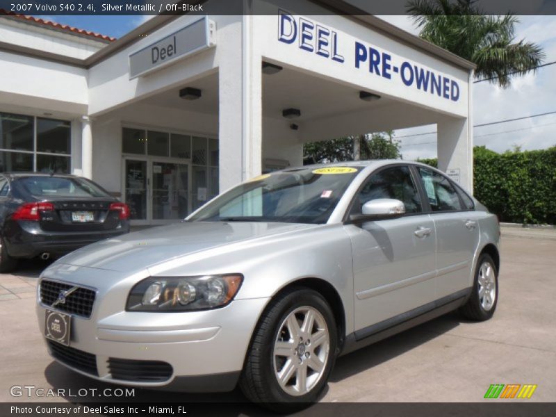 Silver Metallic / Off-Black 2007 Volvo S40 2.4i