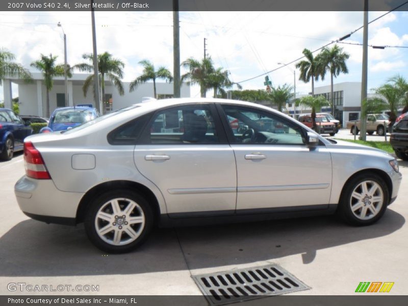 Silver Metallic / Off-Black 2007 Volvo S40 2.4i