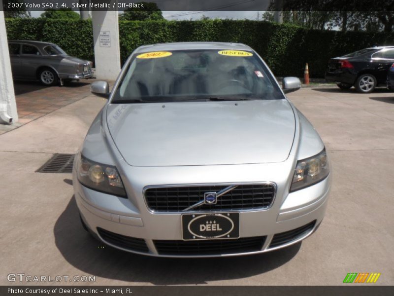 Silver Metallic / Off-Black 2007 Volvo S40 2.4i
