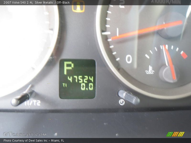Silver Metallic / Off-Black 2007 Volvo S40 2.4i