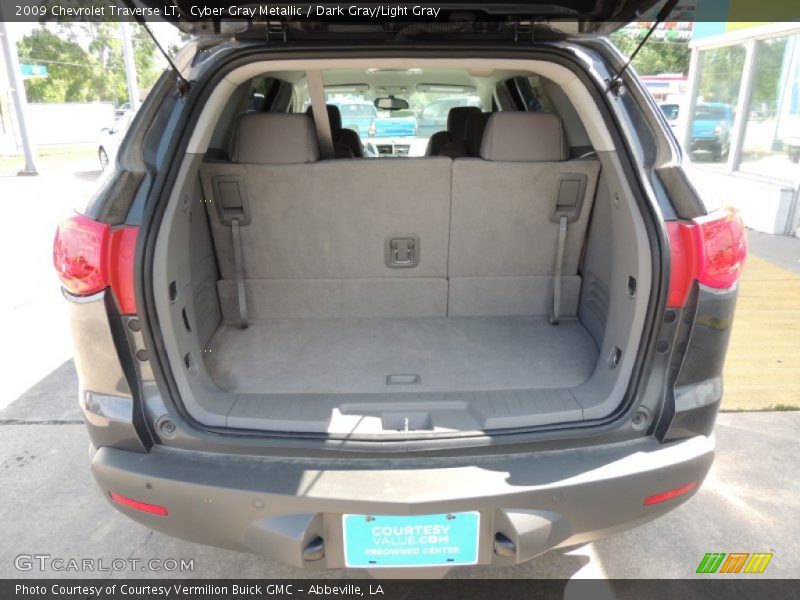 Cyber Gray Metallic / Dark Gray/Light Gray 2009 Chevrolet Traverse LT