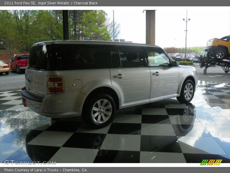 Ingot Silver Metallic / Charcoal Black 2011 Ford Flex SE