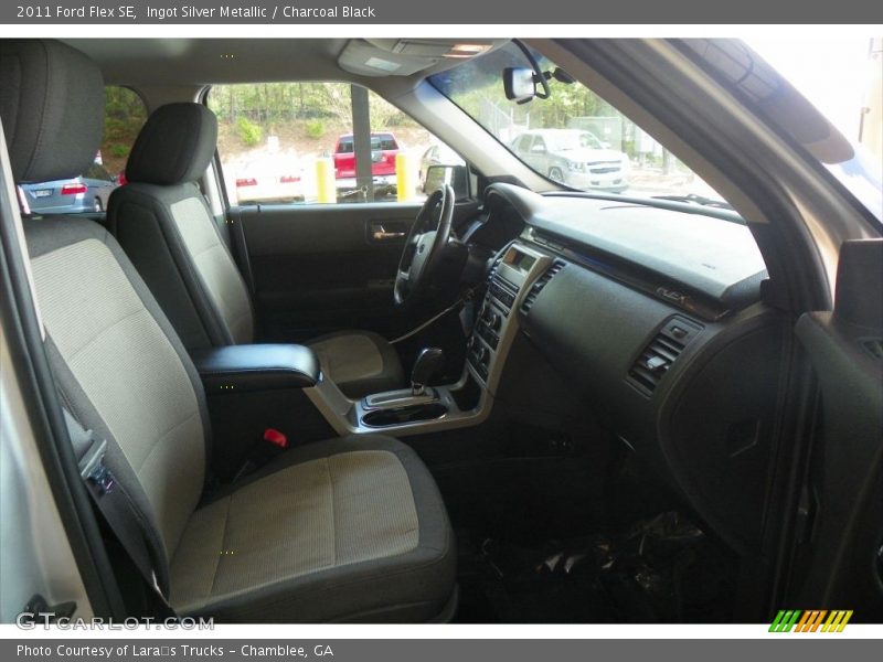 Ingot Silver Metallic / Charcoal Black 2011 Ford Flex SE