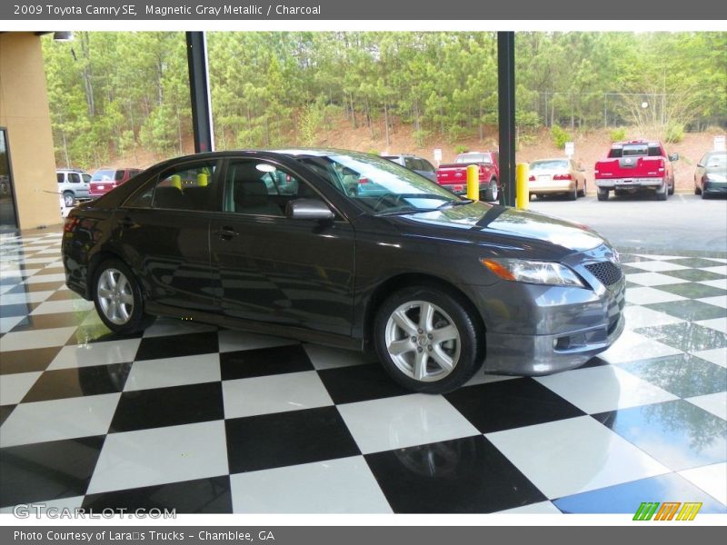 Magnetic Gray Metallic / Charcoal 2009 Toyota Camry SE