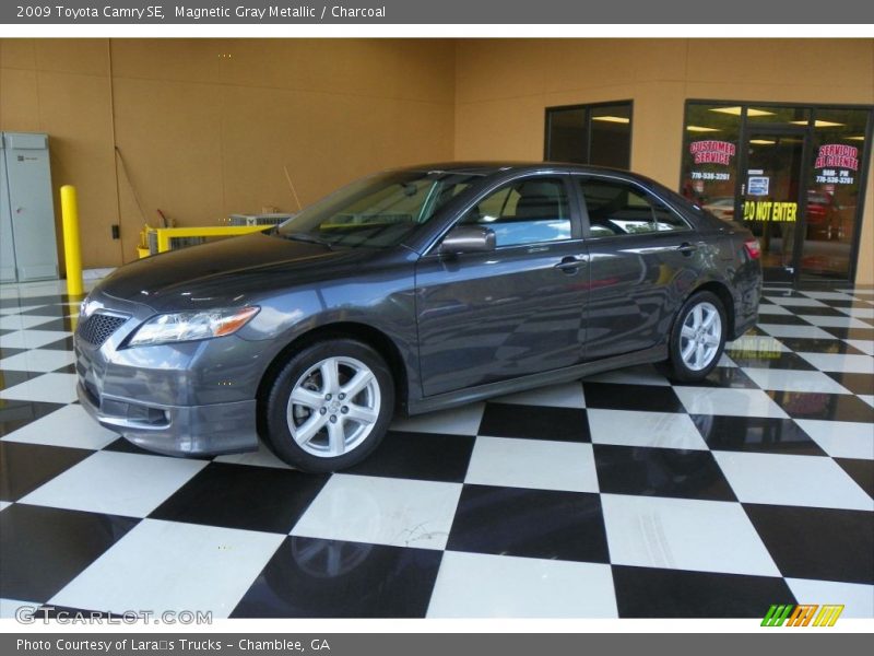 Magnetic Gray Metallic / Charcoal 2009 Toyota Camry SE
