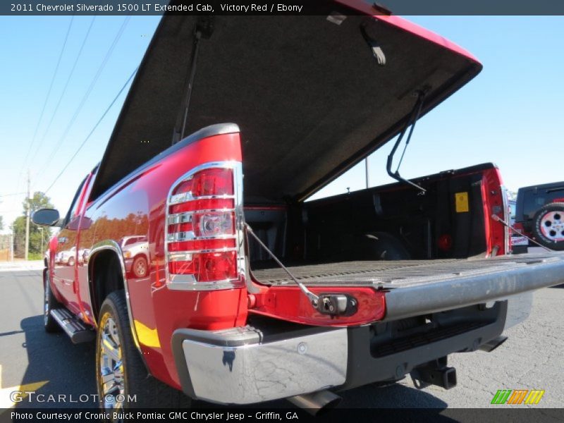 Victory Red / Ebony 2011 Chevrolet Silverado 1500 LT Extended Cab