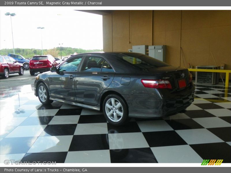 Magnetic Gray Metallic / Charcoal 2009 Toyota Camry SE